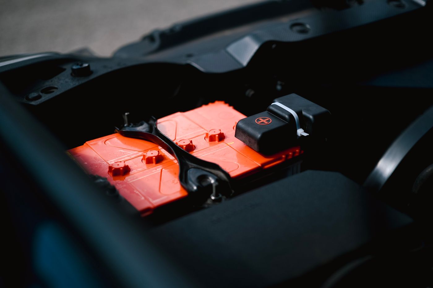 Unbalanced hybrid battery module before cell balancing